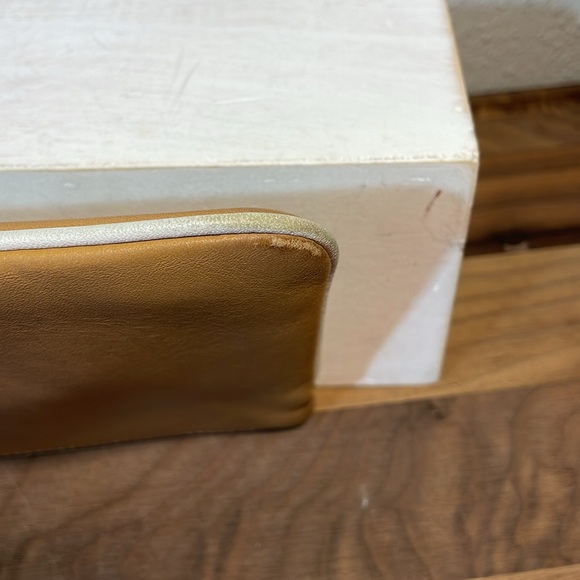 Coach Camel Tan White Trim Leather Classic Neutral Preppy Zip Close Wristlet - Picture 8 of 13